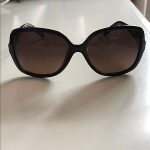 Authentic Fendi women’s black sunglasses